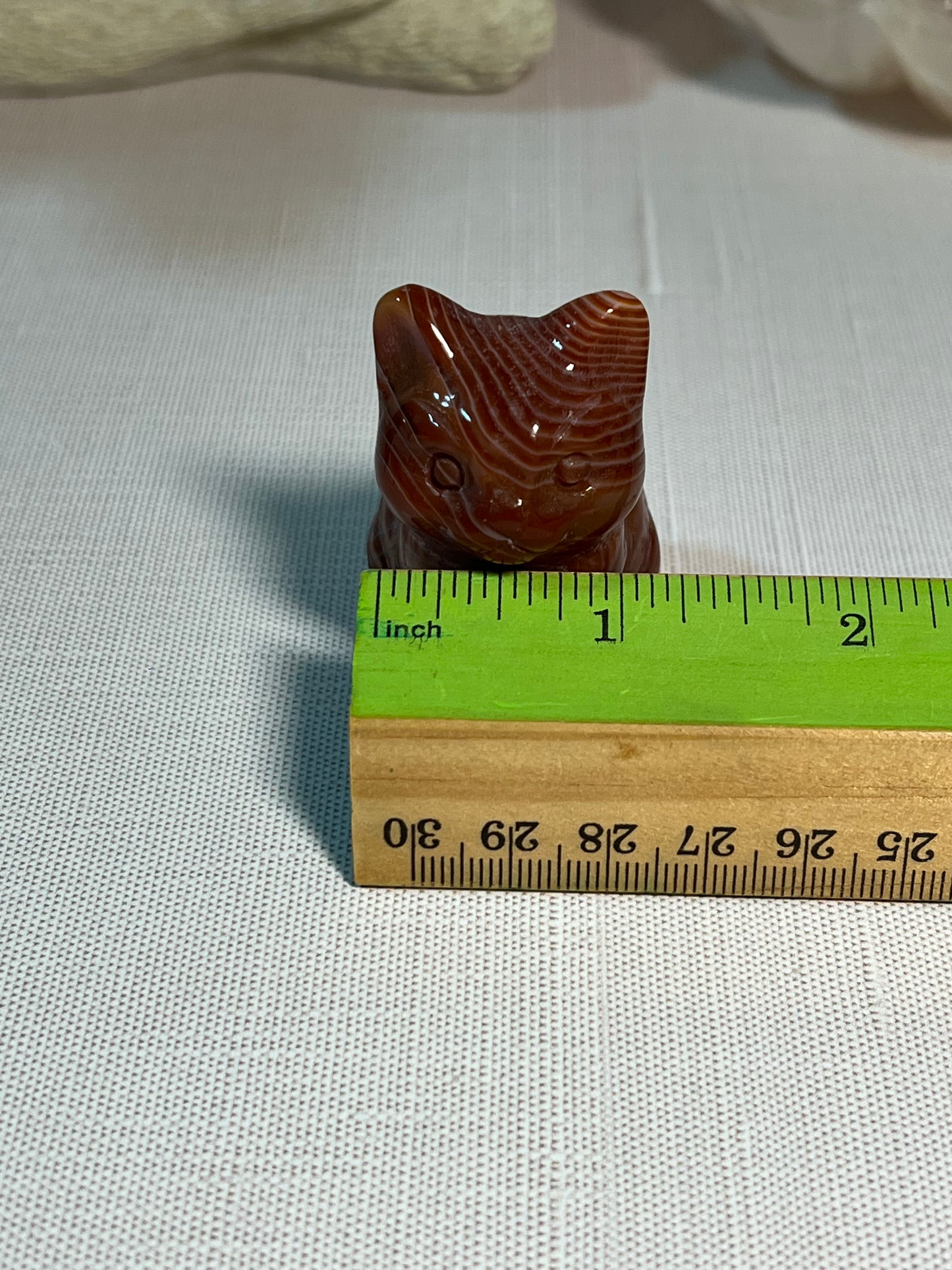 Adorable dyed agate kitty carving