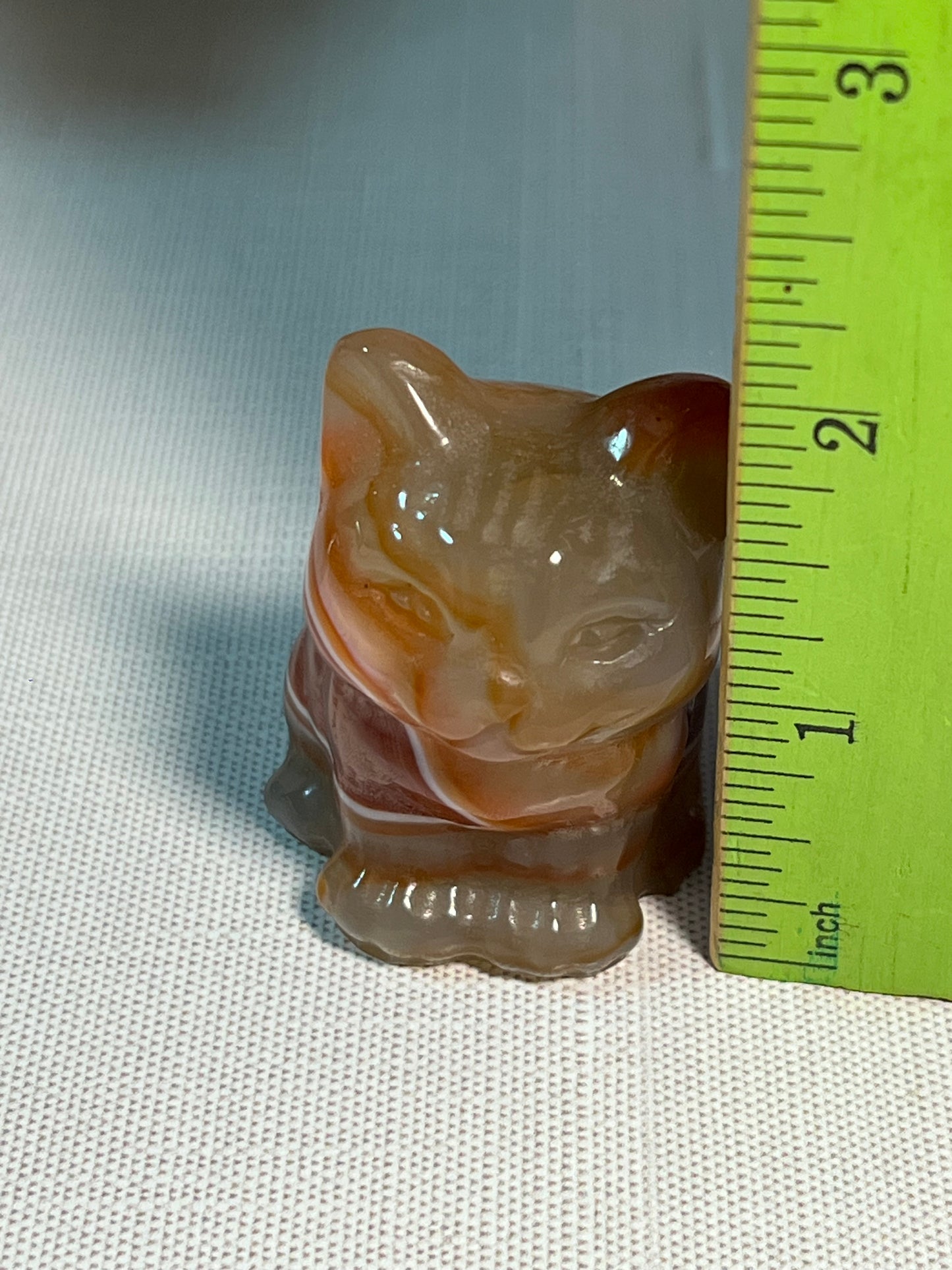 Adorable dyed agate kitty carving