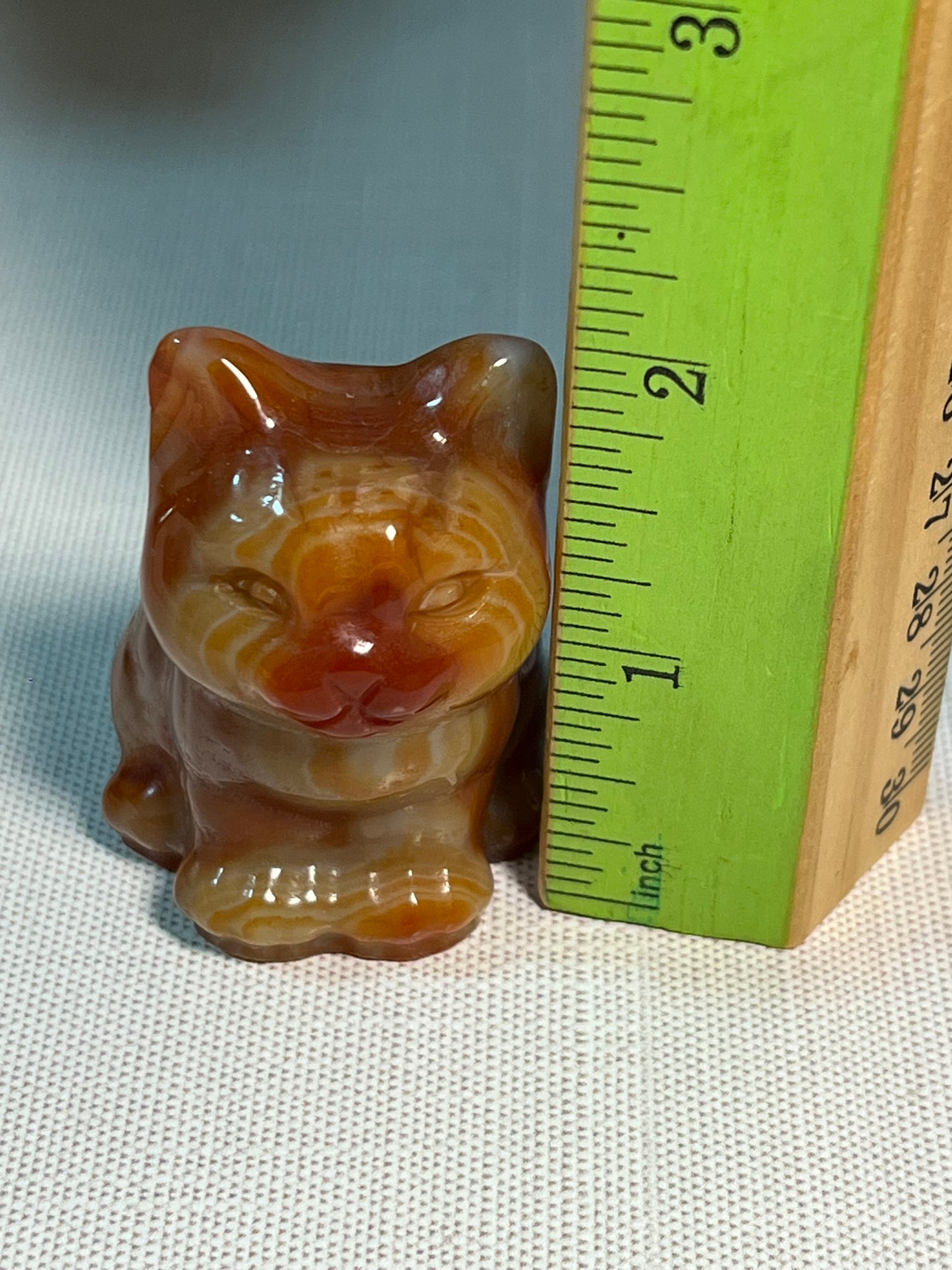 Adorable dyed agate kitty carving