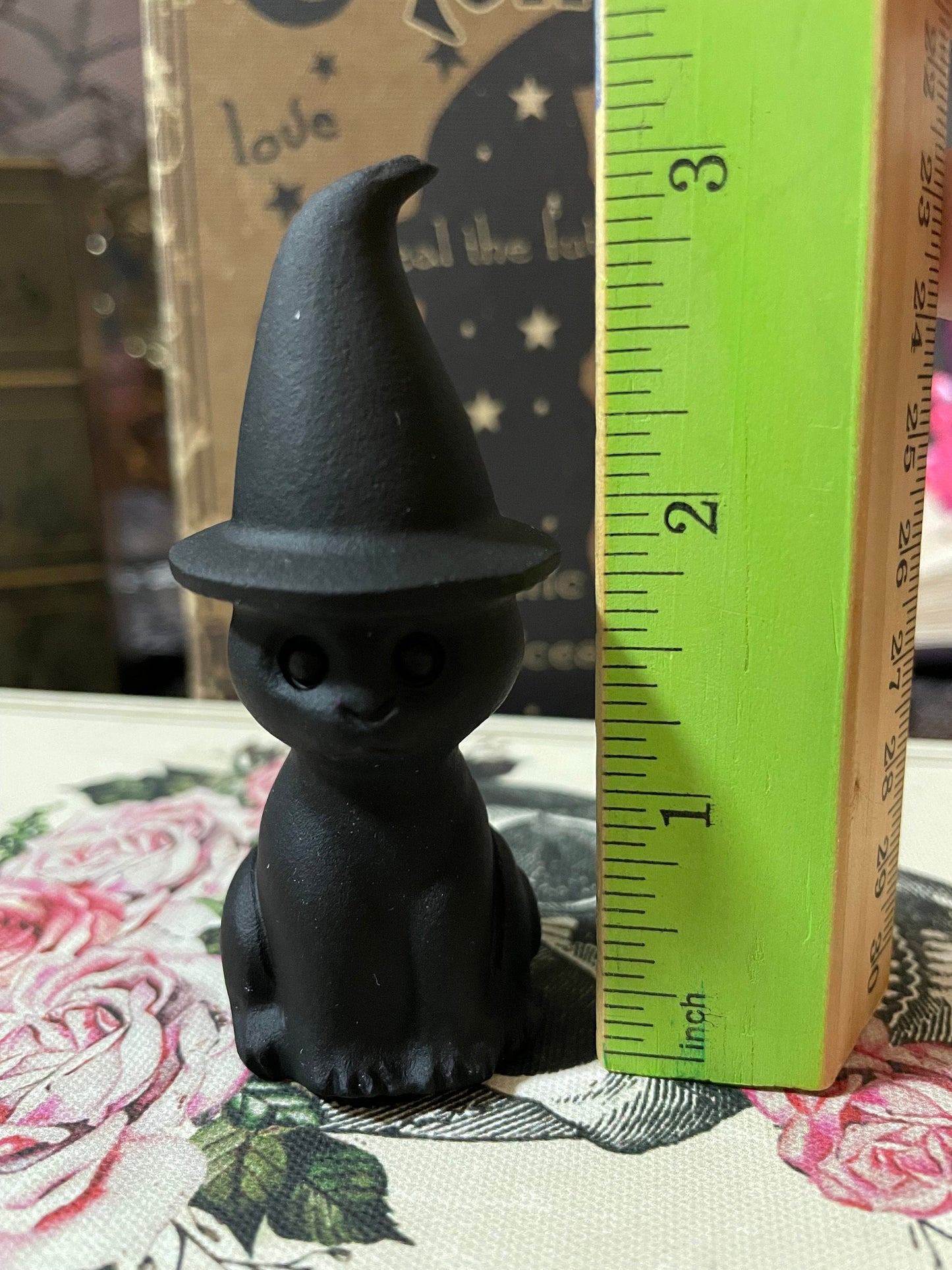 Natural obsidian witch cat