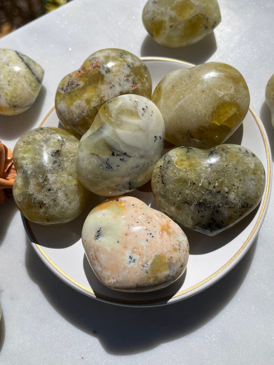 How to Cleanse & Charge Your Crystals