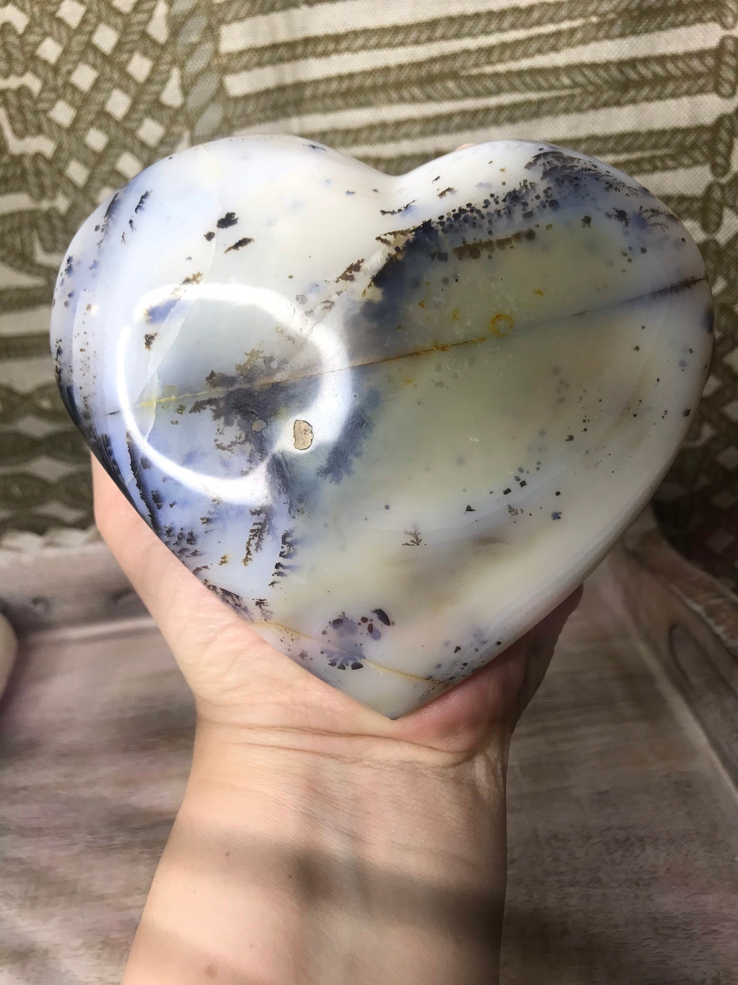 Dendritic agate heart