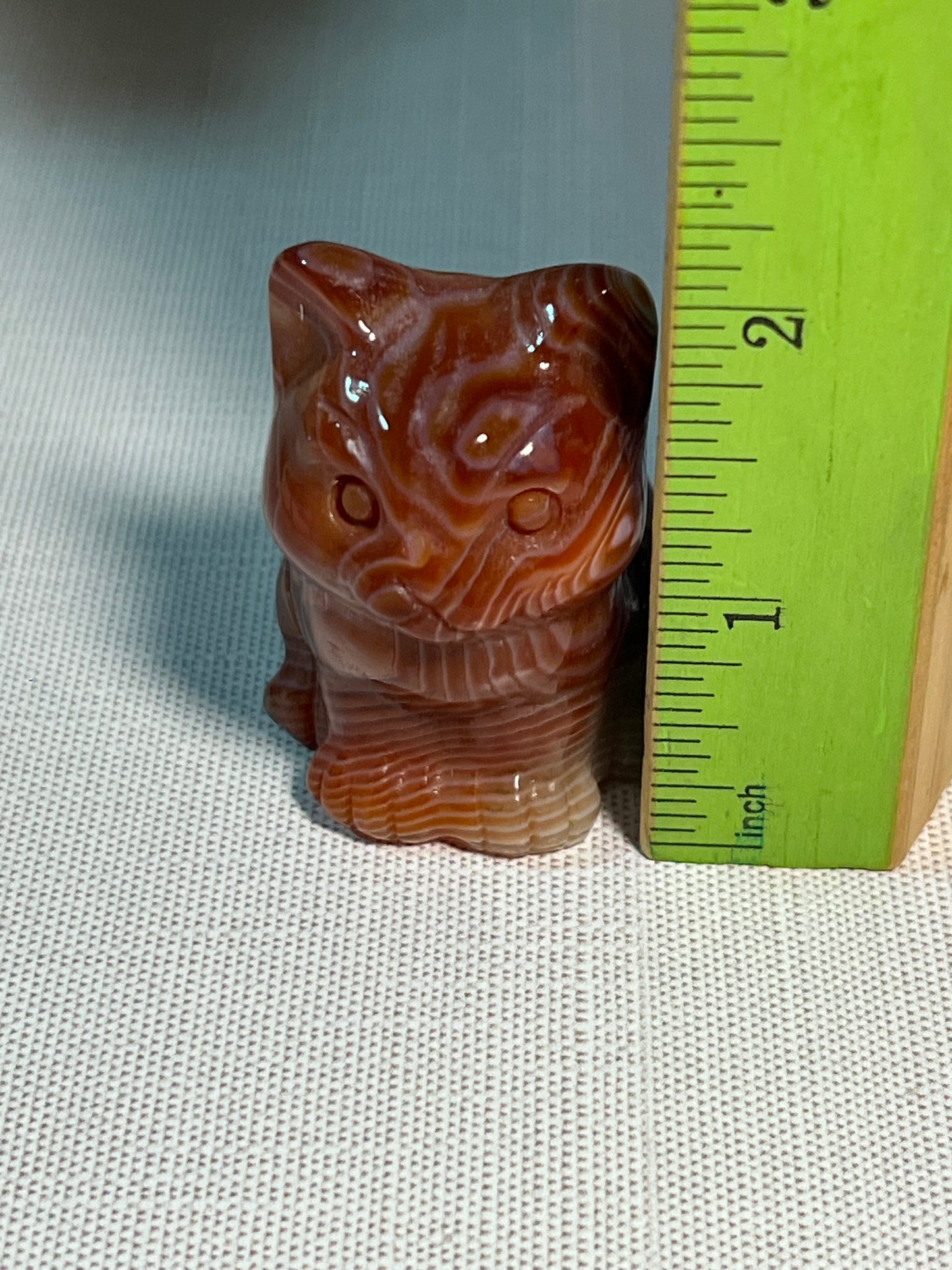 Adorable dyed agate kitty carving