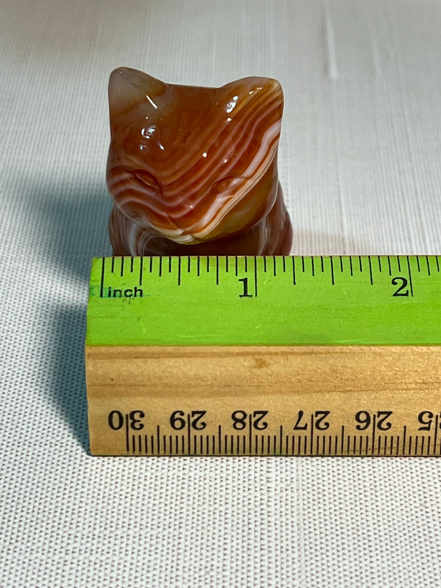 Adorable dyed agate kitty carving