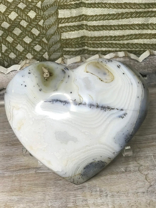 Dendritic agate heart